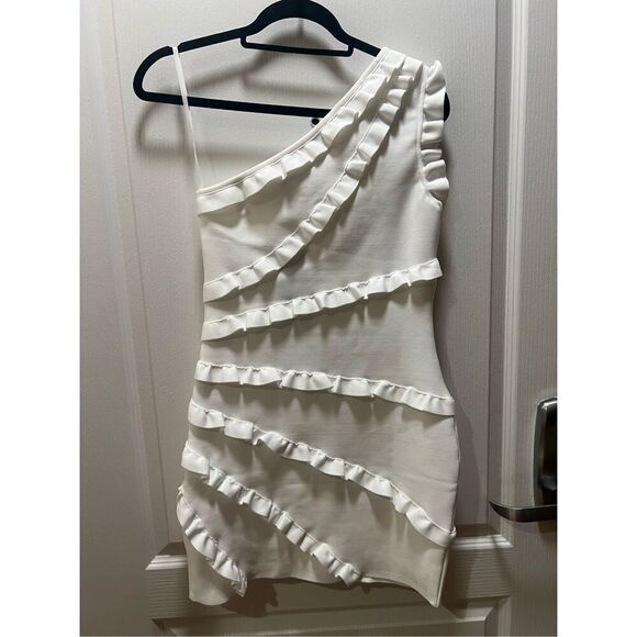 Elliatt Janelle Mini Dress White Bridal Shower Bachelorette size S NWT - Picture 6 of 7